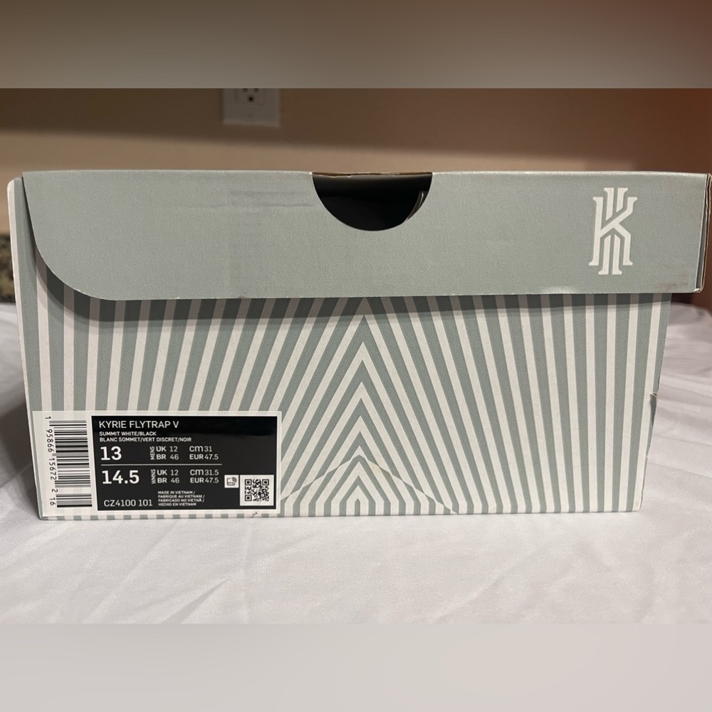 Kyrie Flytrap V Summit White/Black Size 13 Men - image 2